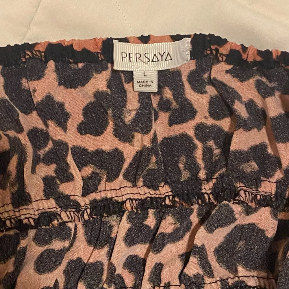 Persaya Leopard Print Ruffle Tank Top - Picture 2 of 3